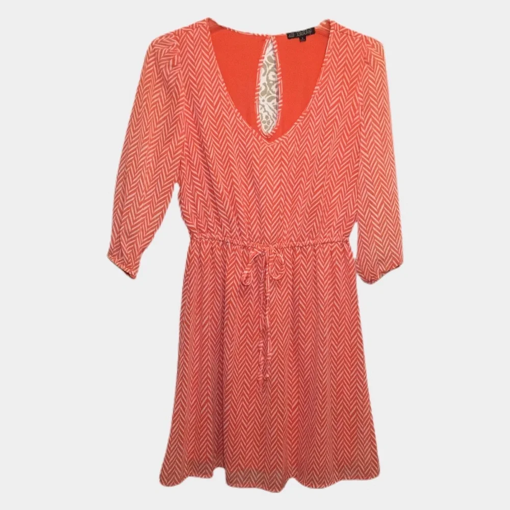 BeBop Orange & White Chevron Print V-Neck Elastic Waist 3/4 Sleeveless Dress EUC - Picture 1 of 8